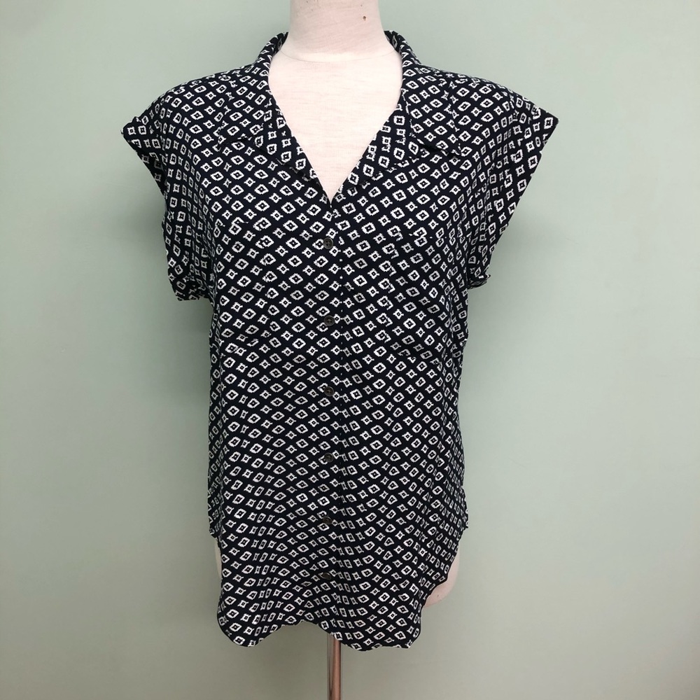 Jachs Girlfriend Women’s Black Sleeveless Top | Size Large | Lightweight